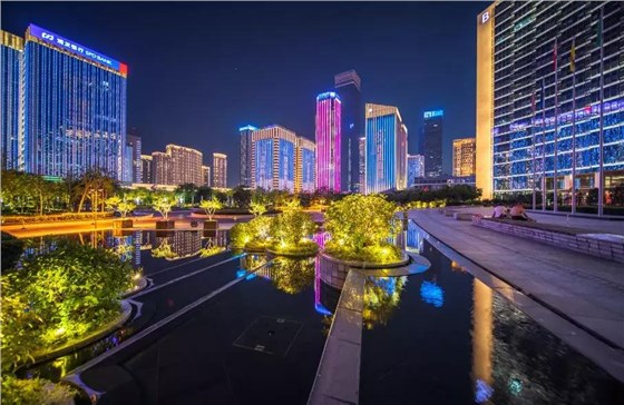 信達科技&middot;西安高新區都市之門亮化