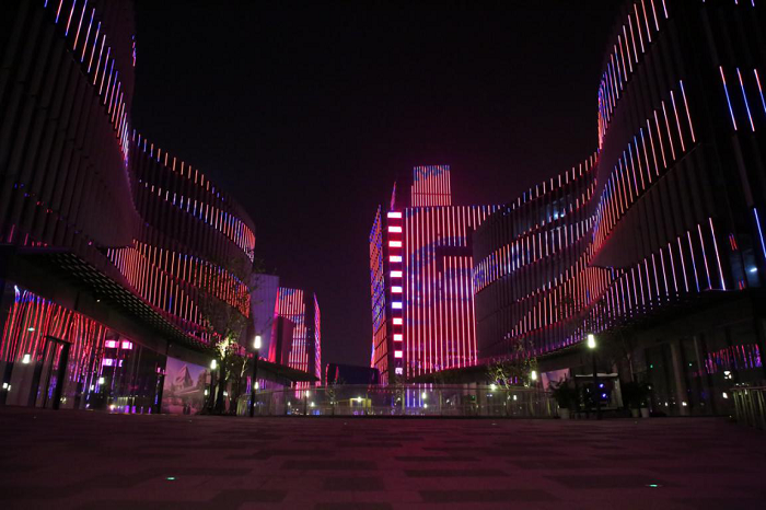 國(guó)際傳媒港燈光首秀