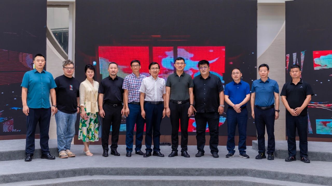 【錨定“三個高地” 推進“二次創業”】澧縣縣委書記王啟武一行赴信達電通集團考察交流